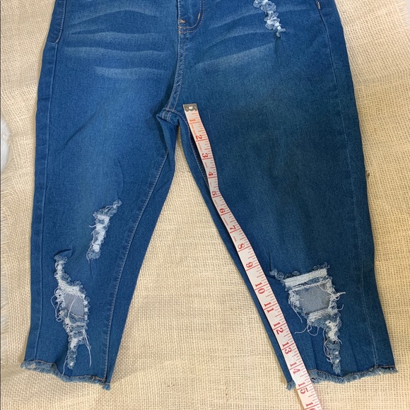 Jeggology Capri length distressed Jeggings, NWOT - Picture 5 of 8